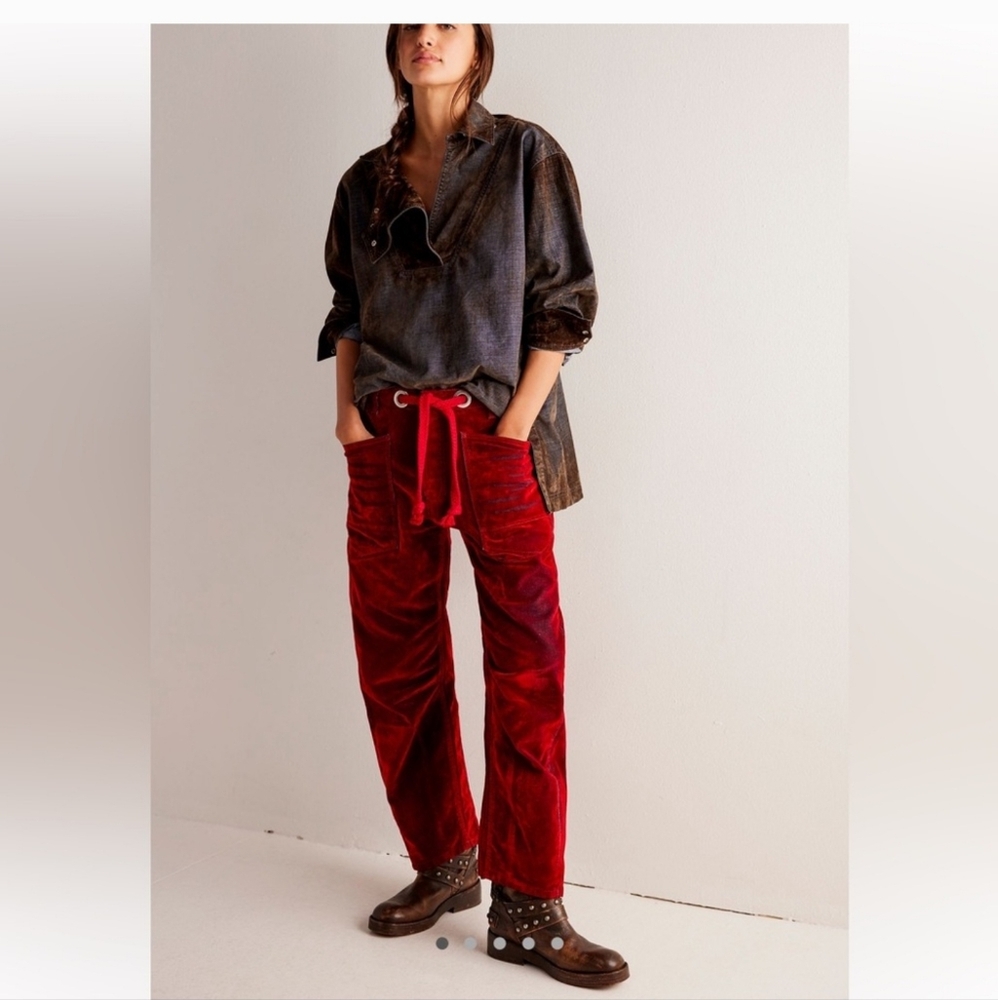 Free People We The Free RARE Rio Red flocked Moxie Barrel Jeans Size 30